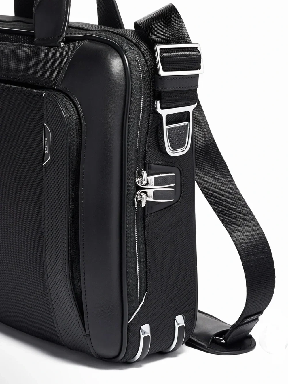 Brand New Tumi Arrive Sadler Briefcase Leather